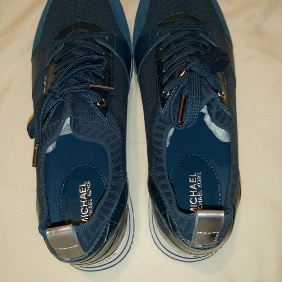 Michael Kors Billie Trainer - Picture 7 of 8